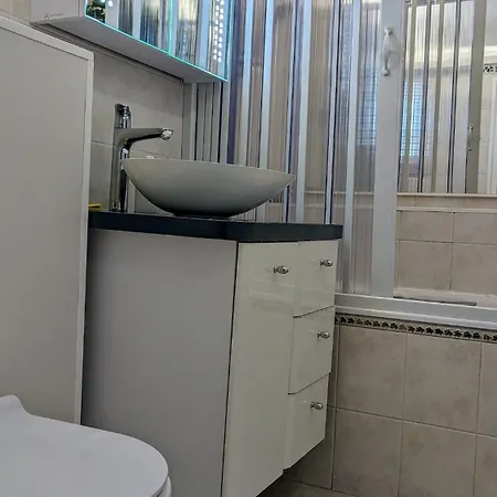 Апартаменты Welcome To Port - Ac, Garden, Port 2 Min Walk Ницца